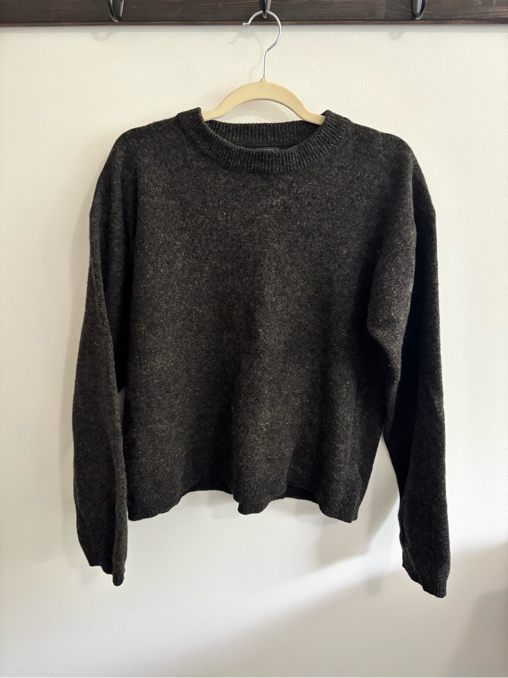 100% Lambs Wool- Dockers Men's Crewneck Sweater in Dark Charcoal- Size Large